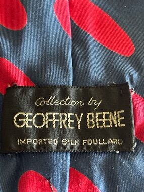 VTG Geoffrey Beene Men’s Navy Silk tie with Red Dot Pattern